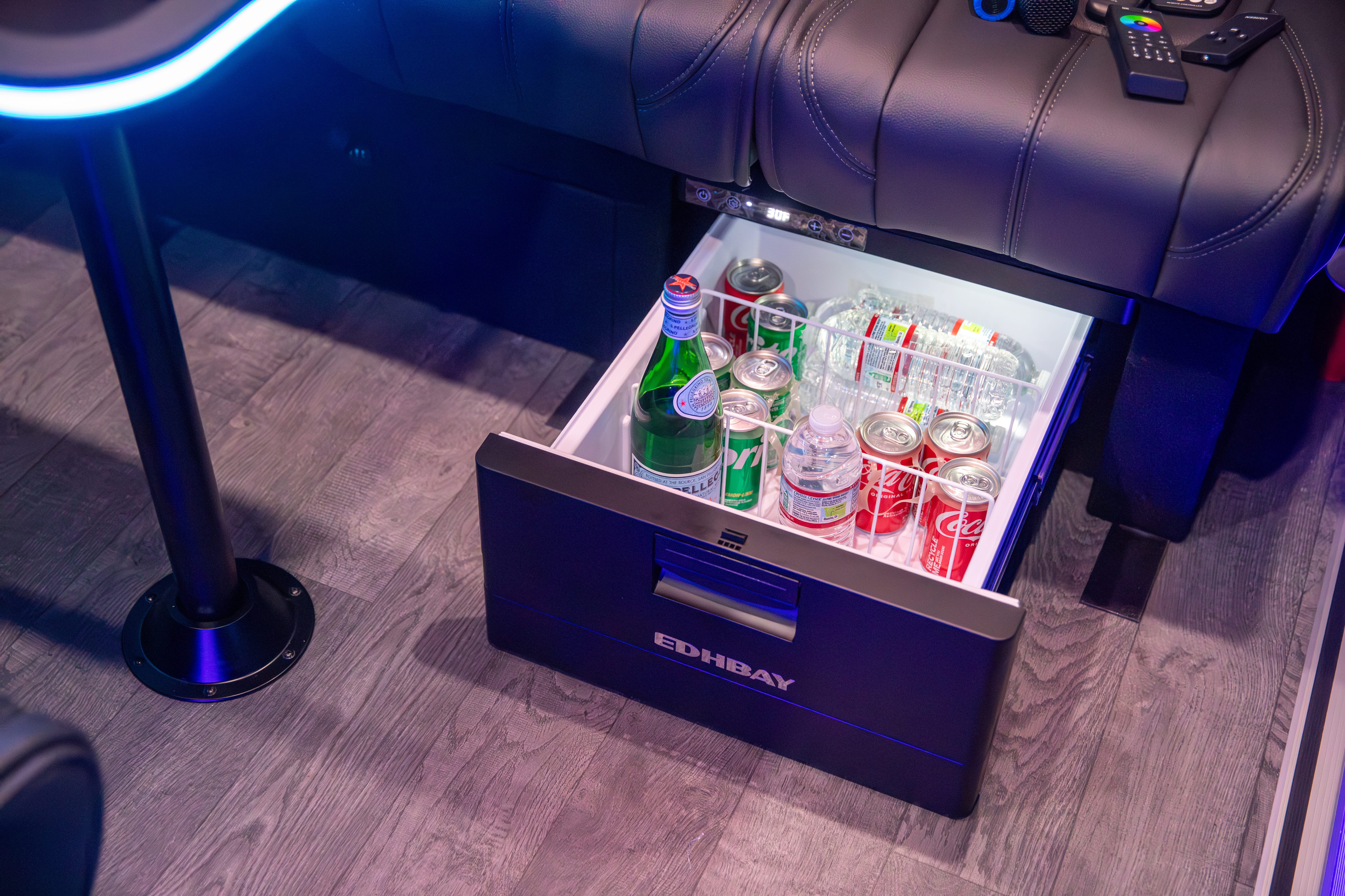 MERCEDEZ-BENZ SPRINTER 3500 AWD 14 PASSENGER Image 37